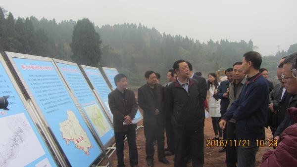 四川省委常委、農(nóng)工委主任曲木史哈一行調(diào)研毗河供水一期工程建設(shè)情況
